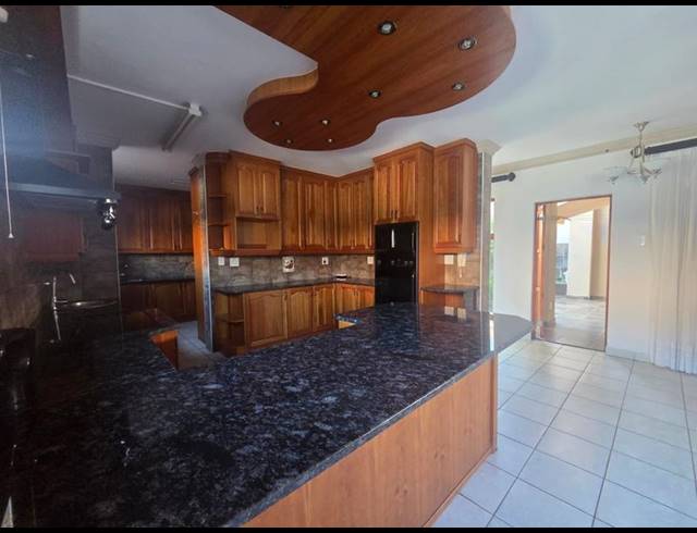 5 BEDROOM HOUSE FOR SALE IN BIRDWOOD ESTATE